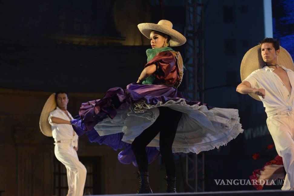 $!Ballet de Amalia Hernández cautiva a Saltillo