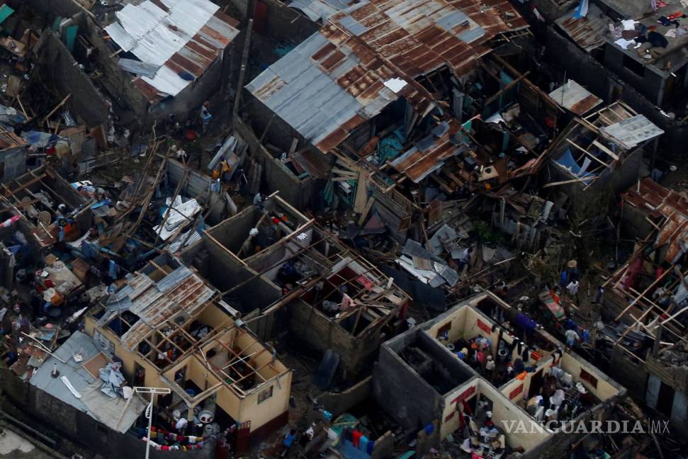 $!Más de 800 muertos en Haití tras el paso del huracán Matthew; Florida sigue en peligro
