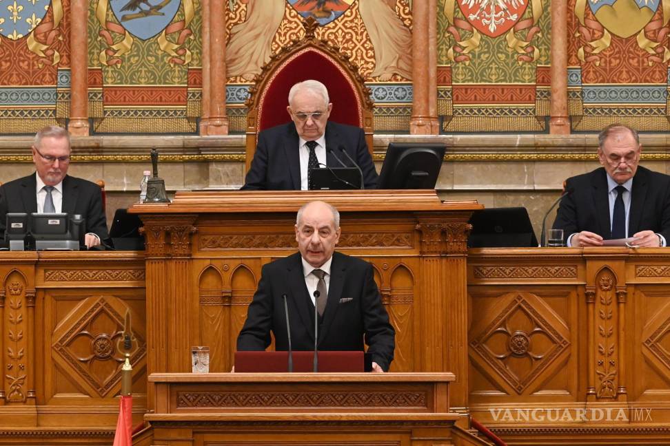 $!El recién elegido Presidente húngaro, Tamas Sulyok, pronuncia un discurso en la sesión plenaria del Parlamento húngaro en Budapest, Hungría.