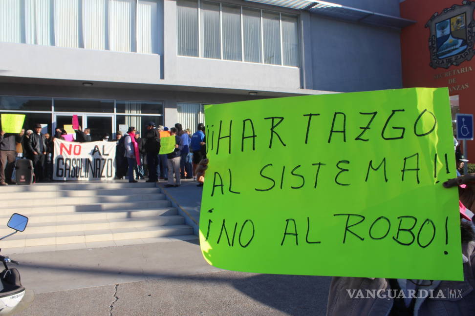 $!Toman Recaudación de Rentas en Torreón por gasolinazo