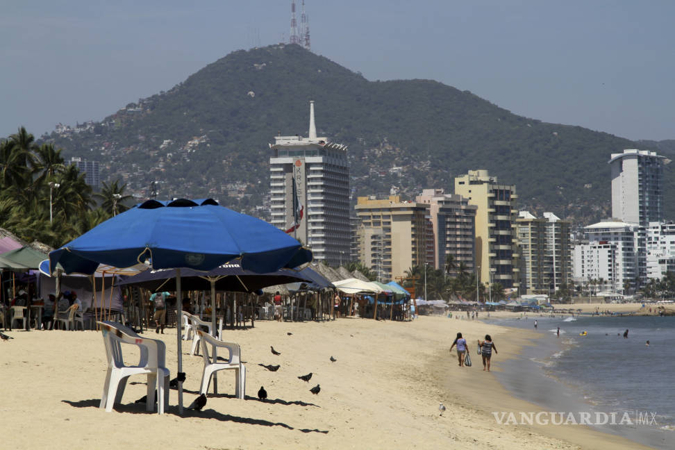 $!Acapulco luce semi lleno, tras una semana de violencia y de protestas por la inseguridad