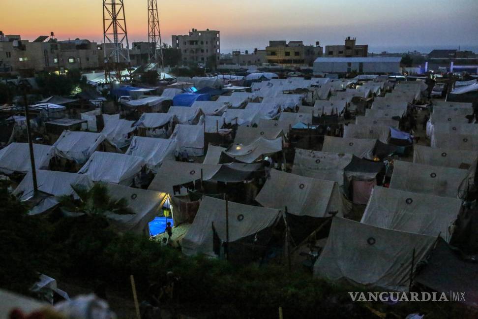 $!Un campamento de las Naciones Unidas para personas desplazadas en Khan Younis, en el sur de Gaza.