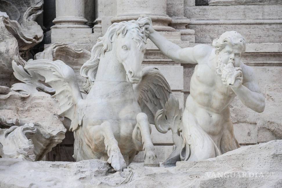 $!Restauran la Fontana di Trevi, símbolo de la 'Dolce Vita' en Roma