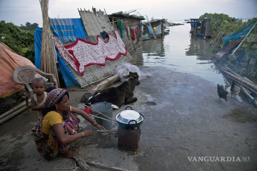 $!Inundaciones en India dejan 52 muertos