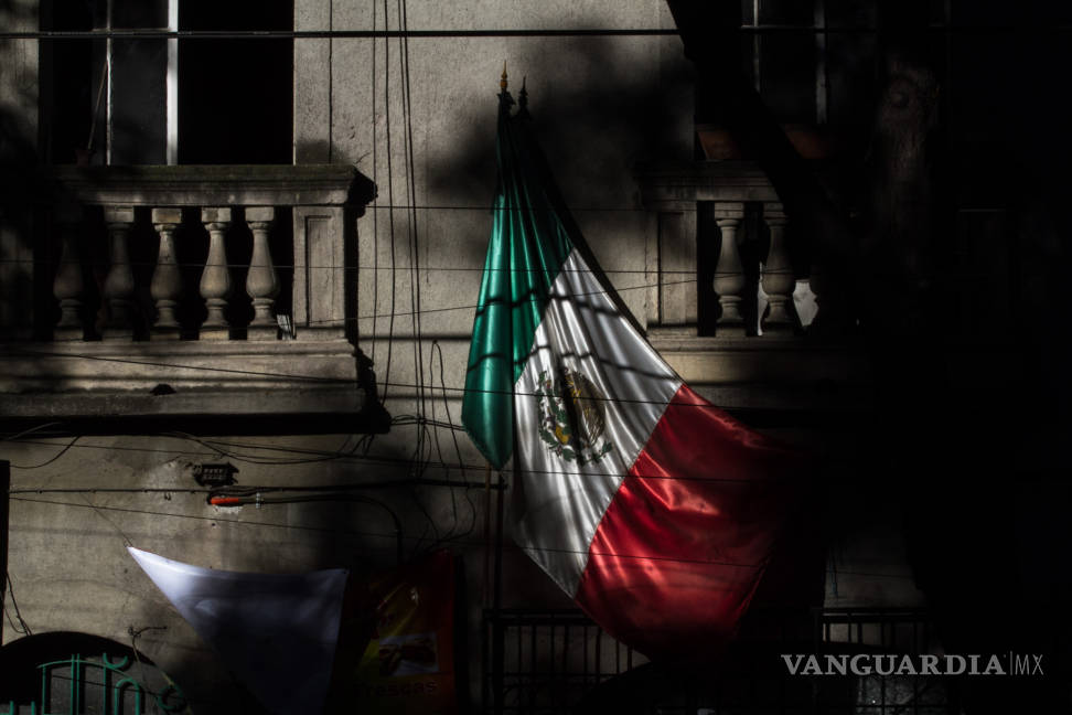$!10 datos que quizá no sabías de la Bandera Mexicana