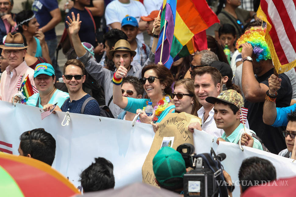 $!Tras la marcha del orgullo gay: Se ha avanzado, pero persiste la homofobia en México