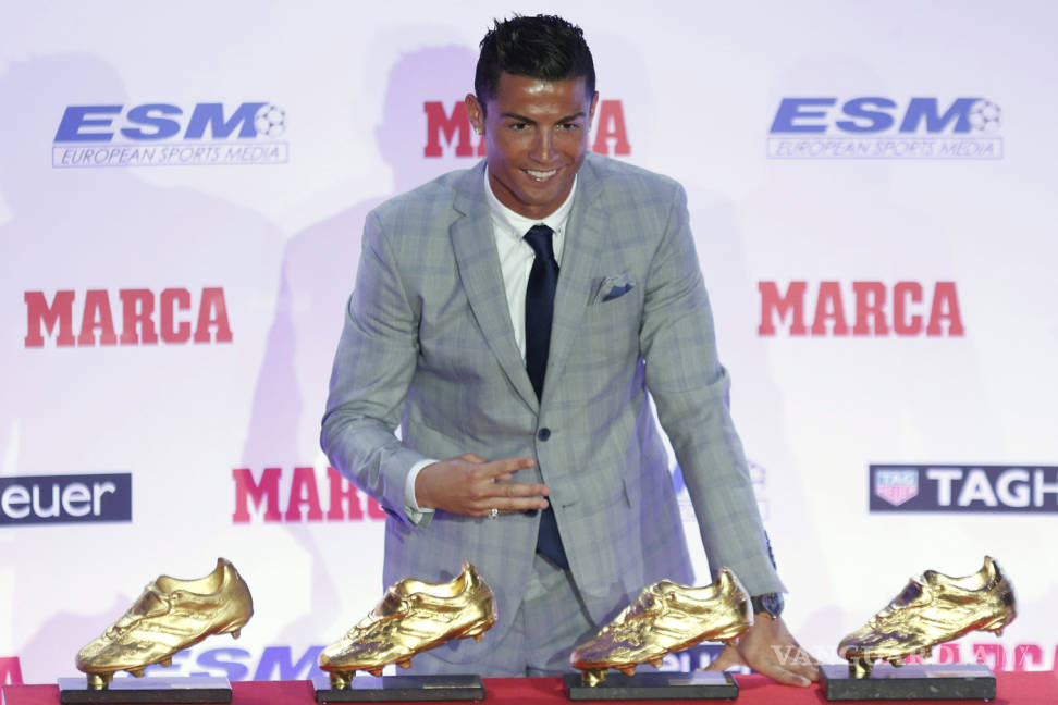 $!Cristiano Ronaldo hace historia, recibe su cuarta Bota de Oro