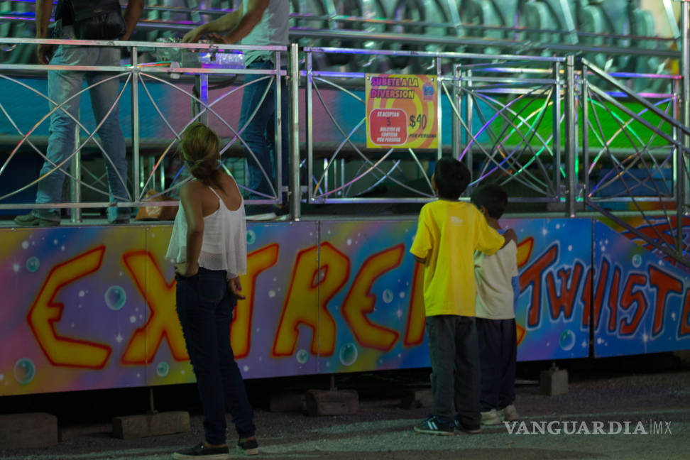 $!Los niños que sólo miran los juegos de la Feria porque no tienen dinero (Fotorelato)