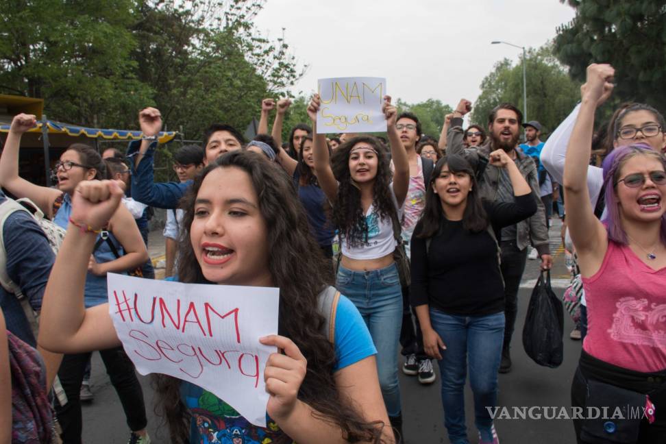 $!Estudiantes de la UNAM marchan en CU pidiendo seguridad