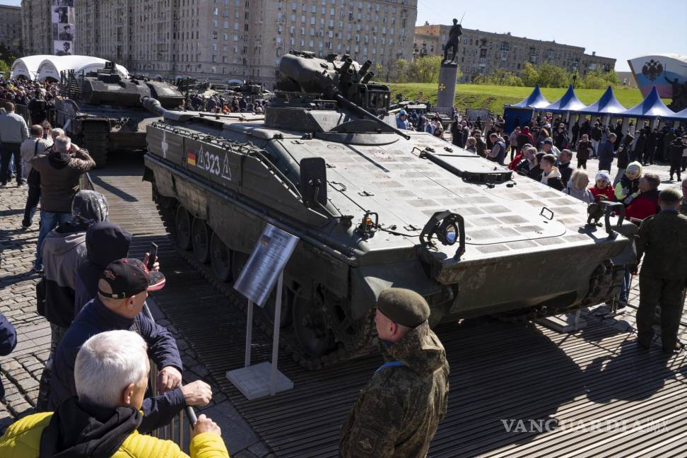 $!En Moscú, las autoridades rusas han estado exhibiendo equipos militares de Occidente obtenidos en recientes batallas en Ucrania.