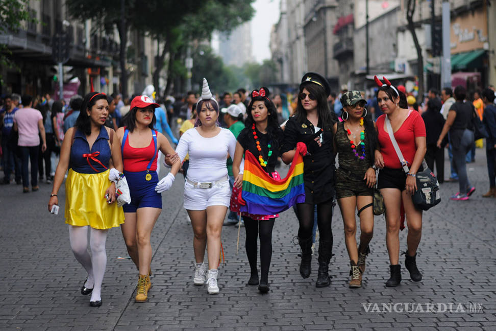 $!Tras la marcha del orgullo gay: Se ha avanzado, pero persiste la homofobia en México