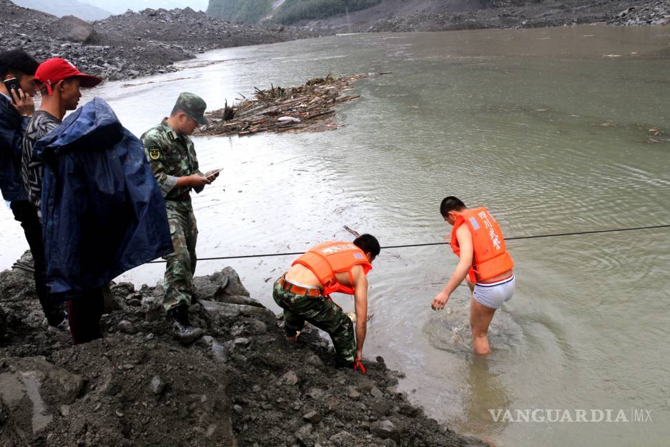 $!Más de 110 personas quedan enterradas tras deslave en China
