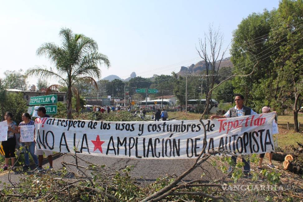 $!Bloquean por 3 días consecutivos acceso a Tepoztlán