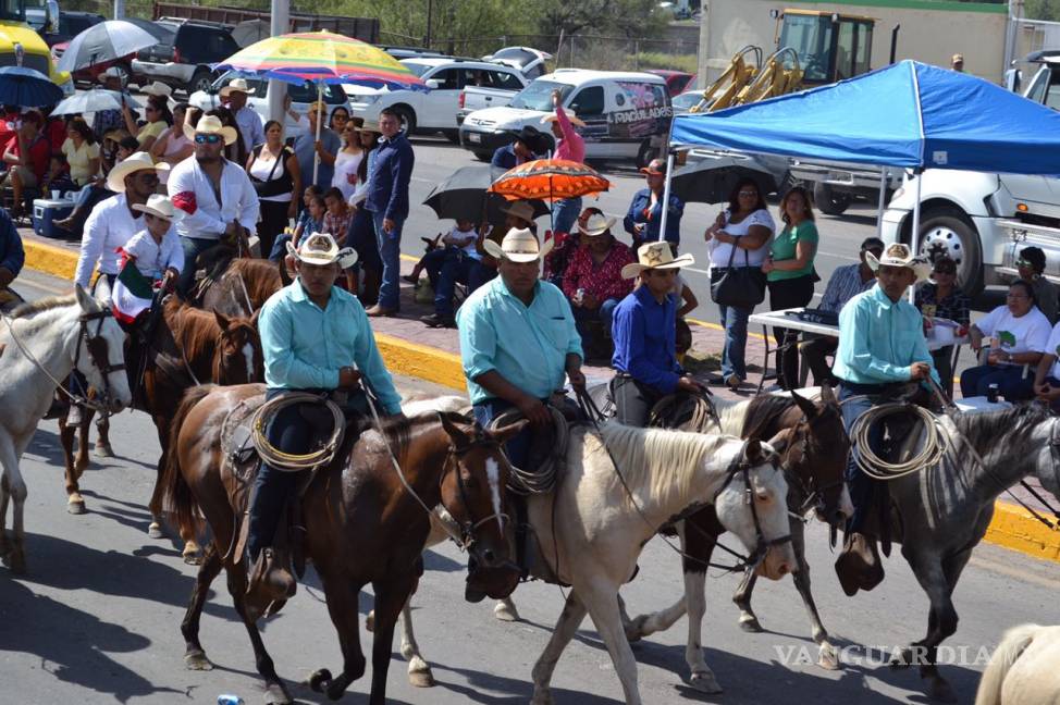$!Participan más de 8 mil jinetes en la tradicional cabalgata de Sabinas