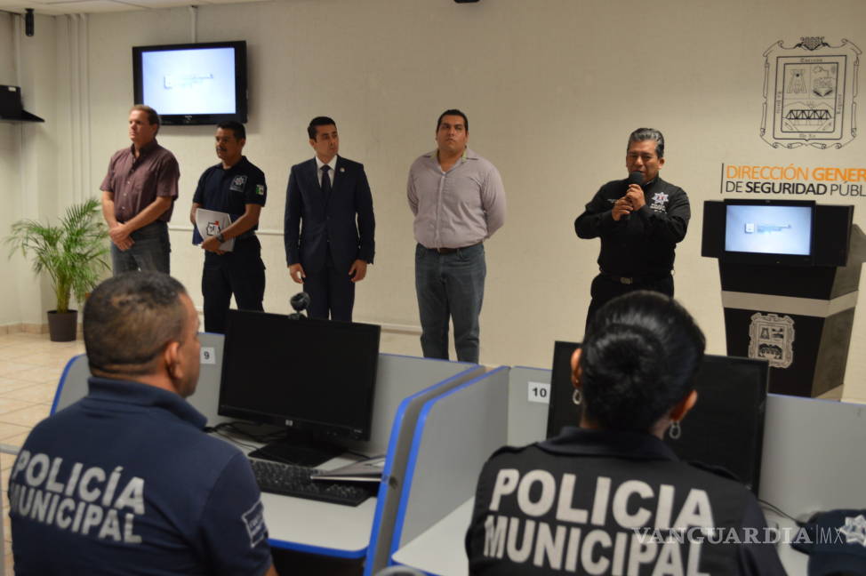 $!Capacitan a 142 elementos de la policia en Torreón