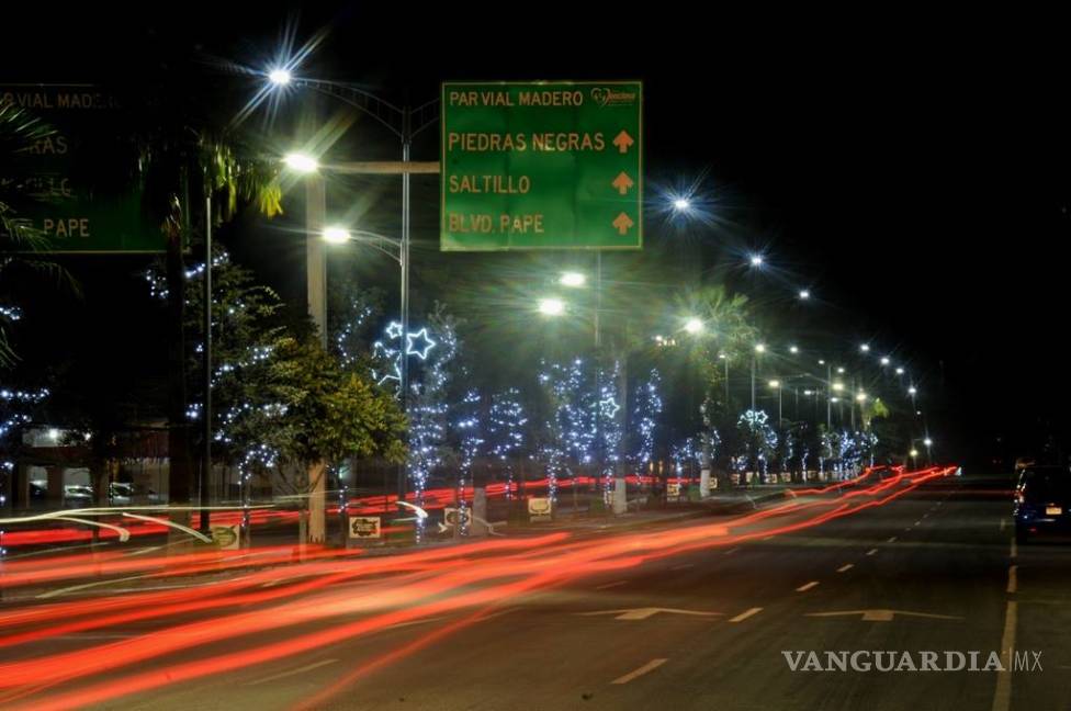 $!Invierten 2 millones de pesos en adornos navideños para Monclova