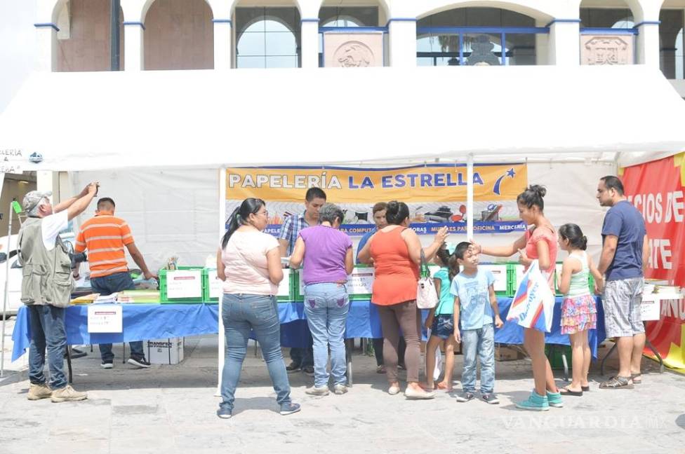 $!Inicia Feria del Regreso a Clases en Plaza de Monclova