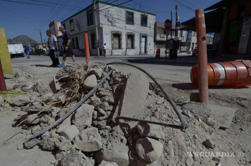 $!Se eternizan obras de pavimentación en calles de Saltillo; alcalde justifica demora