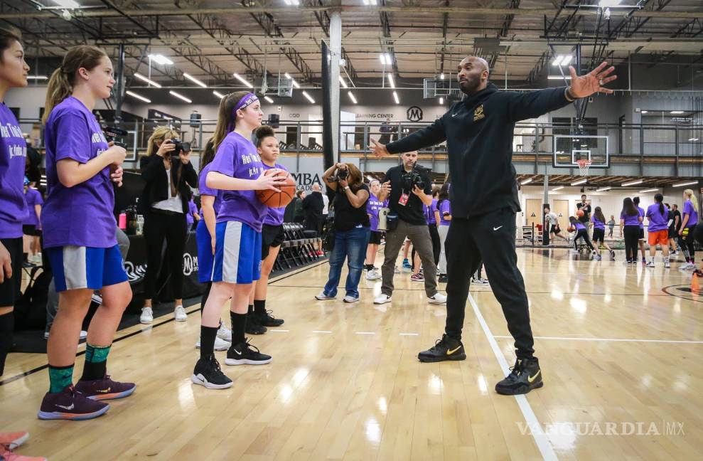 $!Kobe Bryant creía en el baloncesto femenino, 'algunas jugadoras de la WNBA podrían jugar en la NBA'