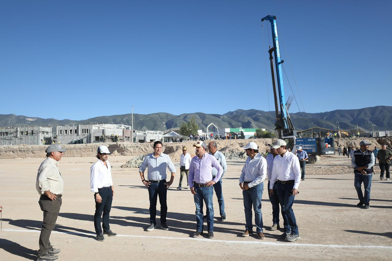 Supervisa Manolo Jiménez avances en Expo Coahuila