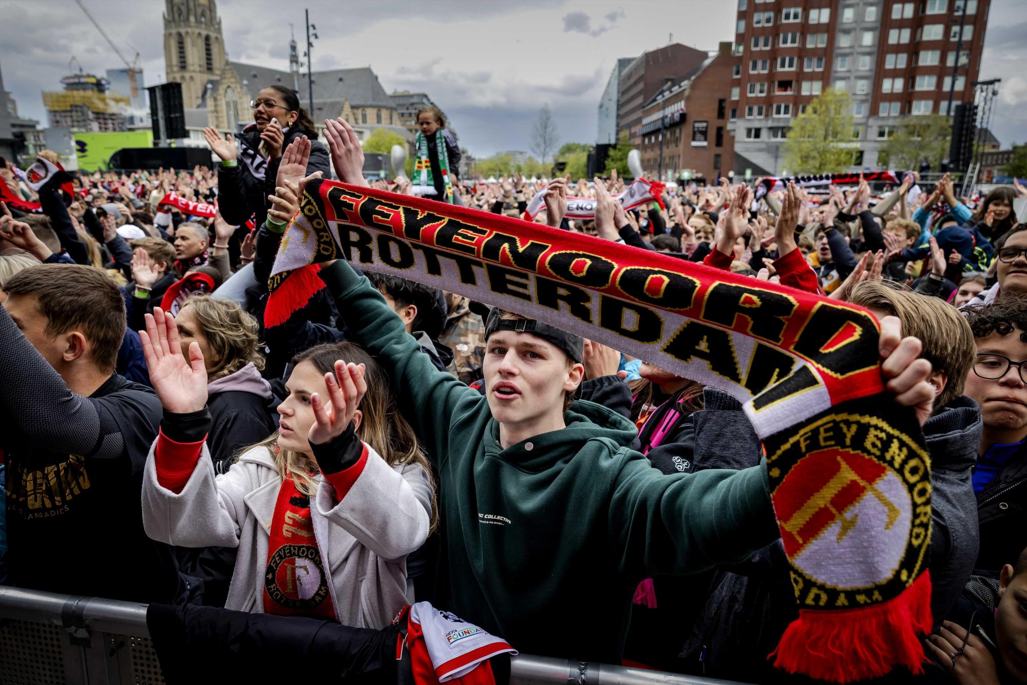 Feyenoord y Giménez celebran la Copa de Países Bajos. Noticias en tiempo real