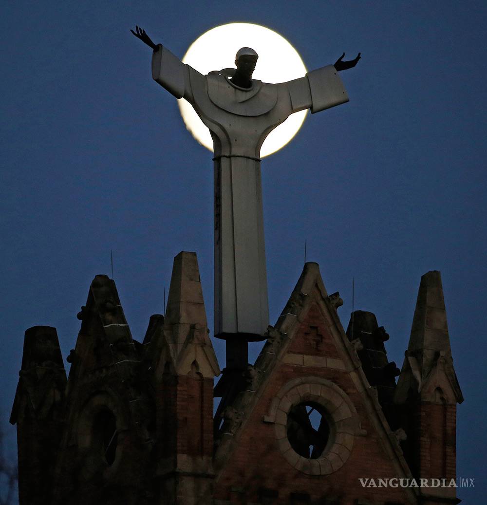$!Así luce la 'Súper Luna' en el mundo, las primeras fotos