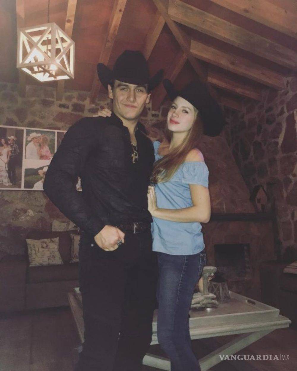 $!Captan a Julián Figueroa besándose con dos famosas mujeres mientras su novia está embarazada