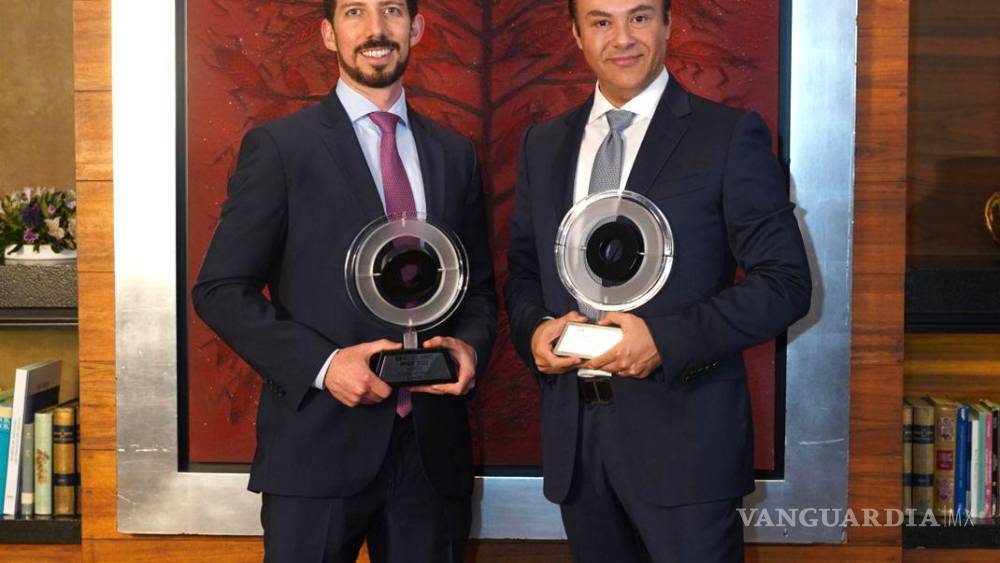 Entregan reconocimiento al CFO del año IMEF