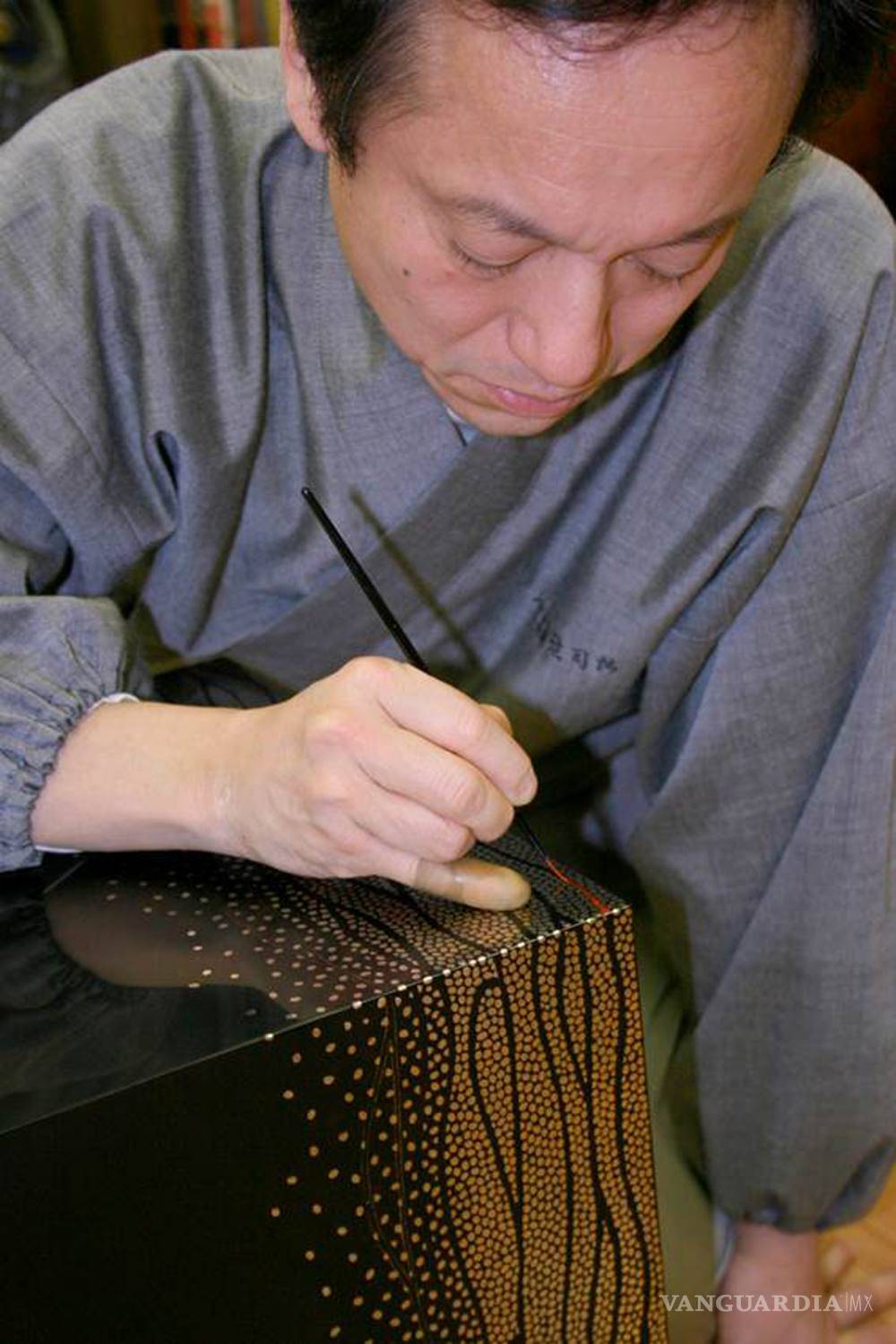 $!Urushi, arte milenario que no pierde sus raíces