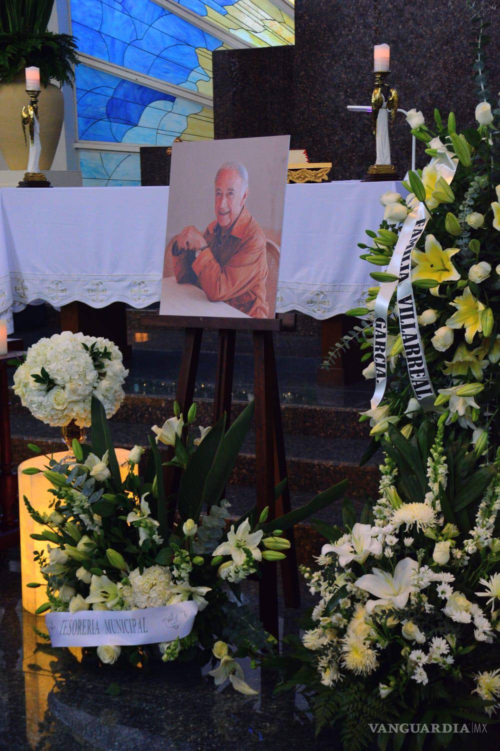 $!Ricardo García Guerra falleció el pasado 16 de agosto, a los 64 años; durante la misa, su familia recordó los vínculos que mantuvo con numerosas personas a lo largo de su vida.