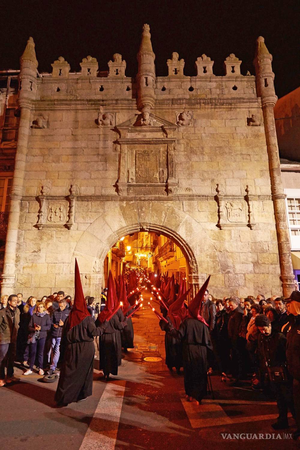 $!Viveiro, Semana Santa con figuras articuladas y en silencio