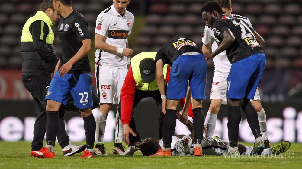 Muere futbolista en pleno partido a los 26 años