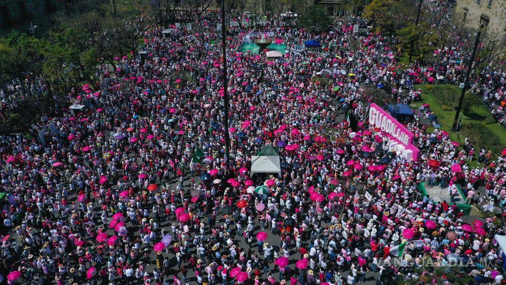 Así toman las calles y plazas miles de mexicanos para defender al INE (Fotos)