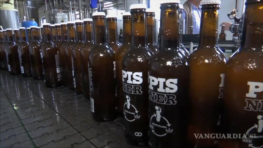 Cerveza Pisner, hecha con 'pis' u orina humana