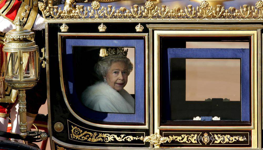 $!La carroza Diamond Jubilee fue el regalo a Isabel II por sus 80 años en 2006.