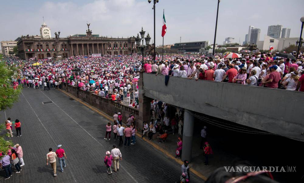 Así toman las calles y plazas miles de mexicanos para defender al INE (Fotos)