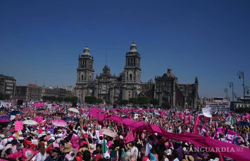 Así toman las calles y plazas miles de mexicanos para defender al INE (Fotos)
