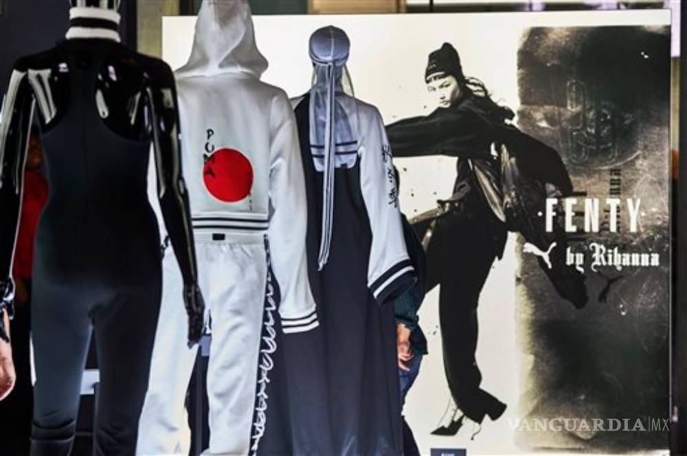 $!"Si los locos Addams hicieran ejercicio usarían mi nueva colección de ropa": Rihanna