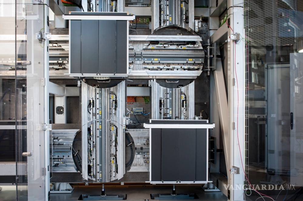 $!Crean el primer elevador del mundo sin cables y se mueve vertical y lateralmente