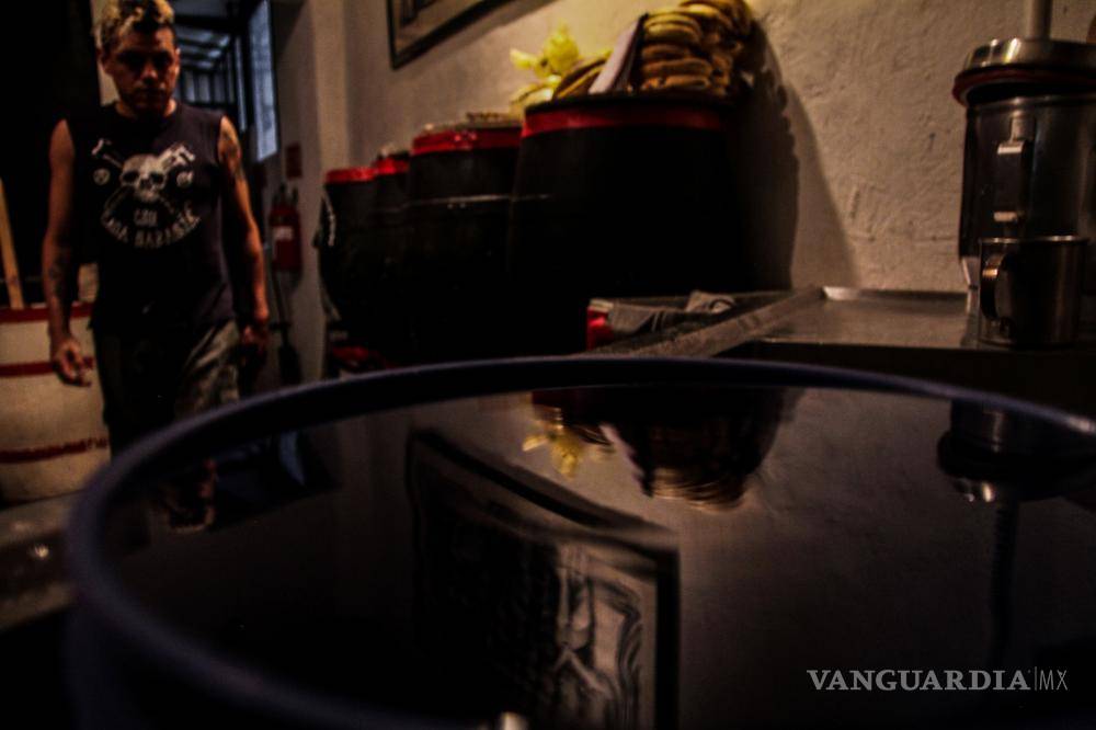 $!"Cuando empezamos no había hipsters": cómo los punks rescataron la tradición del pulque en México