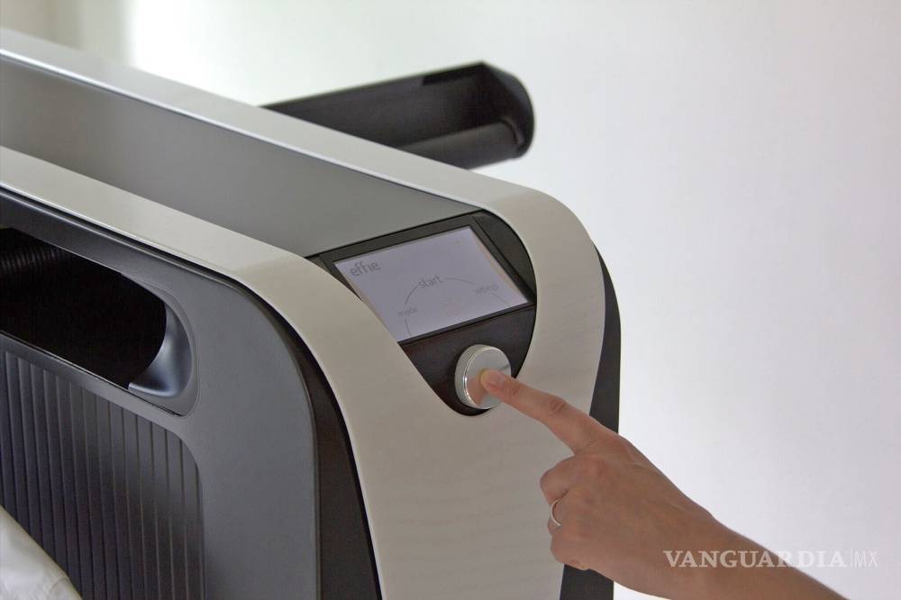 $!“Effie”es capaz de secar y planchar hasta 12 prendas diferentes a la vez