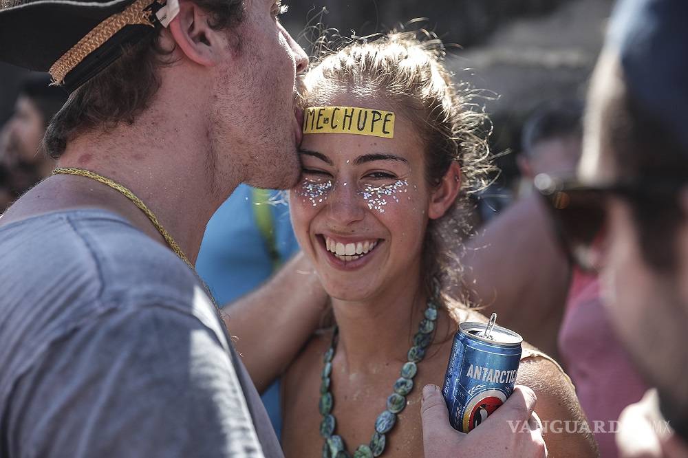 $!Brasil no olvida sus problemas con el inicio del Carnaval