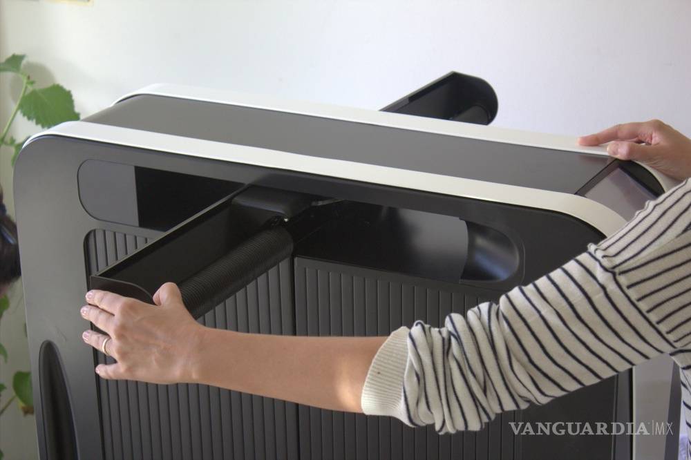 $!“Effie”es capaz de secar y planchar hasta 12 prendas diferentes a la vez