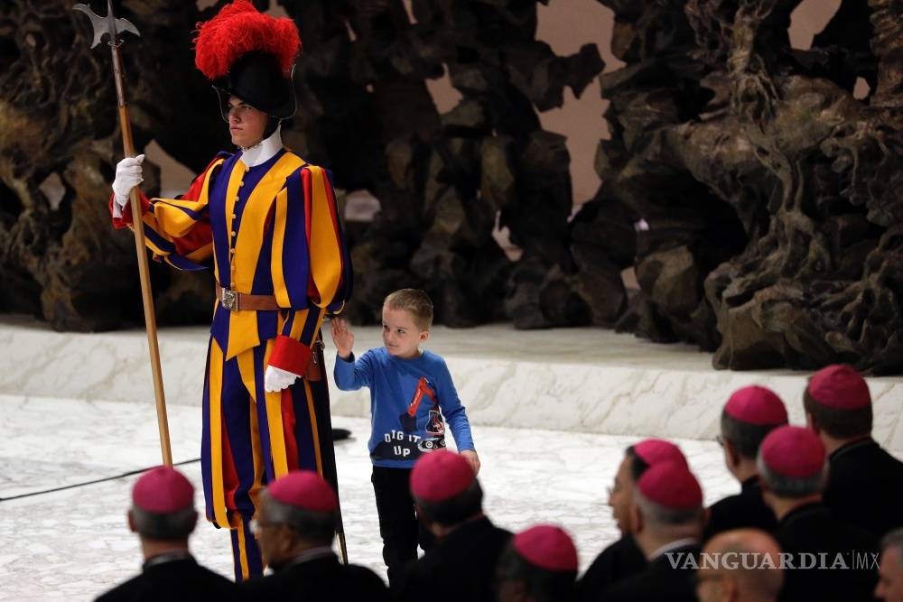 $!Cuando la inocencia de un niño toma el control del Vaticano (fotogalería)
