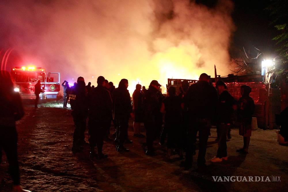 $!Hombre intenta quemar a su familia en Saltillo