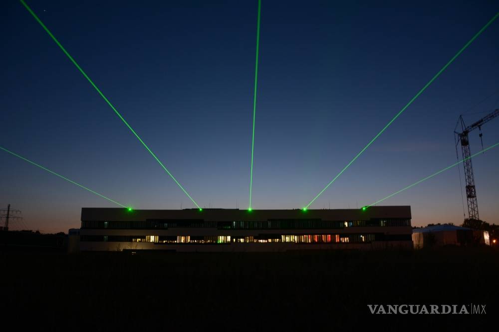 $!Se inaugura el láser europeo XFEL, una ventana al mundo de lo mínimo