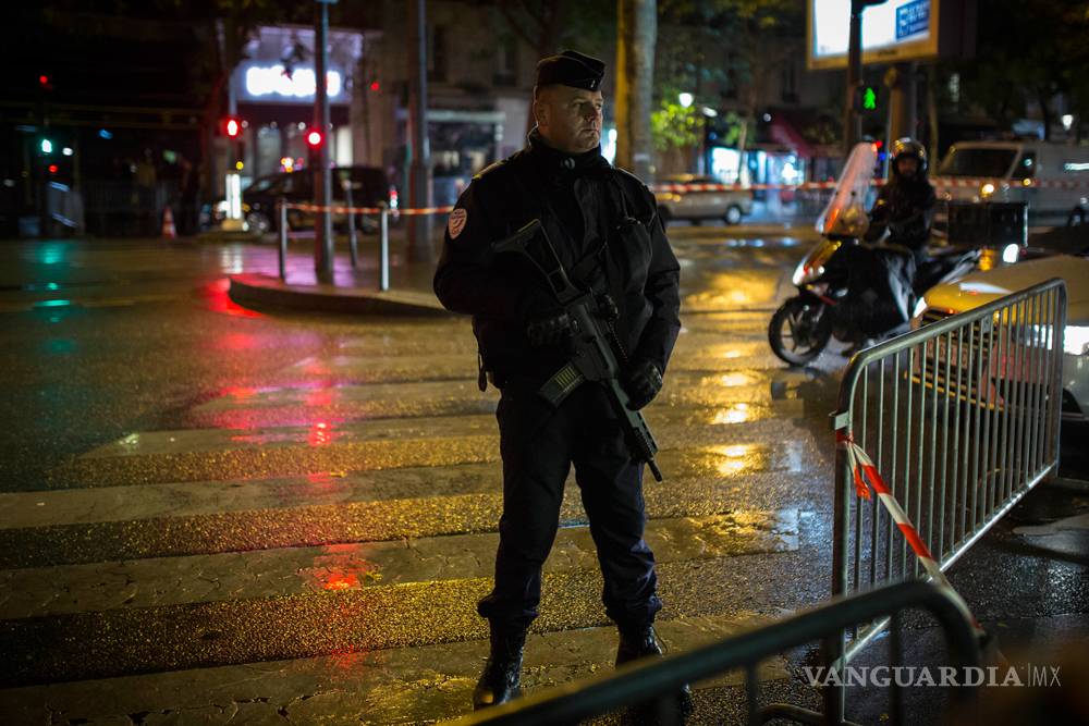 $!Sting reabre el "Bataclan" de París con minuto de silencio por víctimas