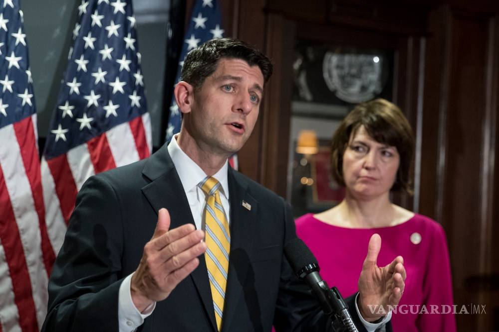 $!Asegura Paul Ryan que se busca "dañar" a Trump con polémica del FBI