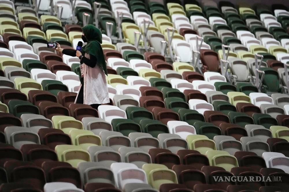 $!En imágenes; sin público, un espectáculo colorido y manifestantes anti-olímpicos se inaugura Tokio 2020