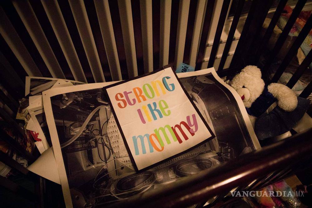 $!Un letrero hecho por las enfermeras del hospital que atendieron a Tammy Cunningham y su hijo Calum, en Kokomo, Indiana.